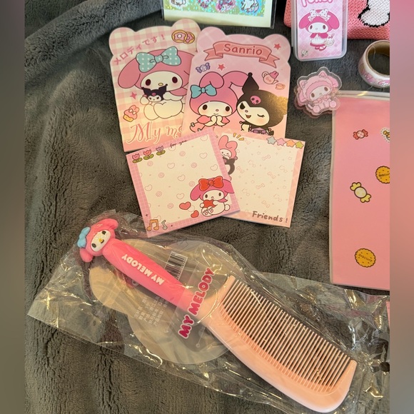 🩷Sanrio My Melody Knit Tote Bag & 20 + Accessories Bundle - Picture 4 of 7